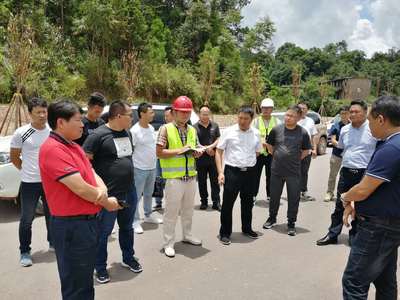 邱明实地调研入城大道、三江大道及勐烈河景观提升改造工程建设工作